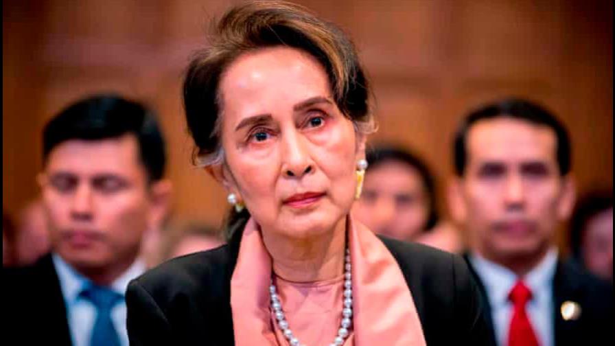 La líder depuesta Aung San Suu Kyi afronta su primer juicio en Birmania