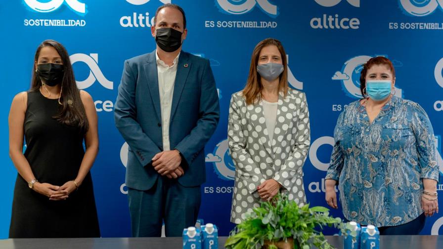 Altice usará agua en envase de cartón para reducir plástico en sus oficinas