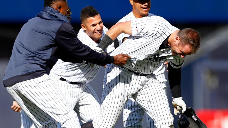 Yanquis enmiendan errores de bullpen y ganan 7-6 a Reales