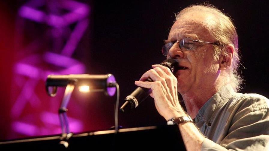 La poesía lúcida, sensible y erótica de Aute, en diez canciones