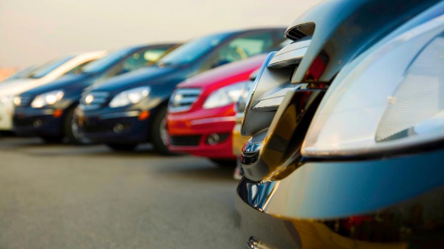 Un joven muere aplastado por el carro que estaba considerando comprar Un joven muere aplastado por el carro que estaba considerando comprar