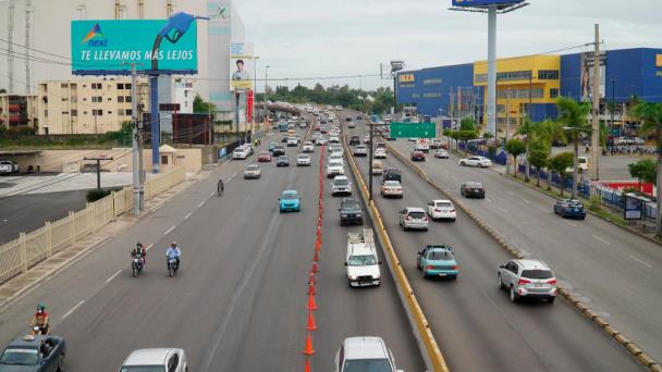 Digesett e Intrant agilizan el tránsito en la avenida John F. Kennedy - Diario Libre