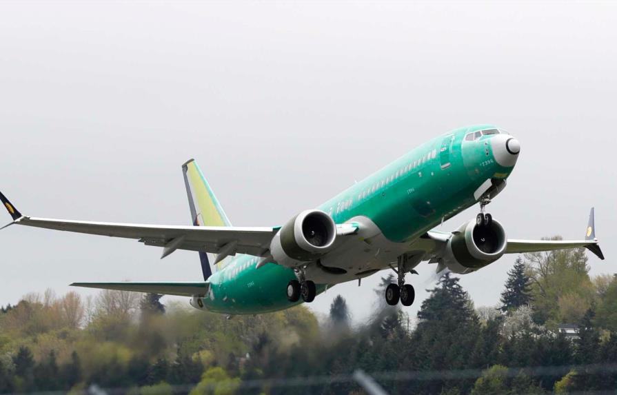 Boeing revela que no le dijo a aerolíneas que una alerta no funcionaba