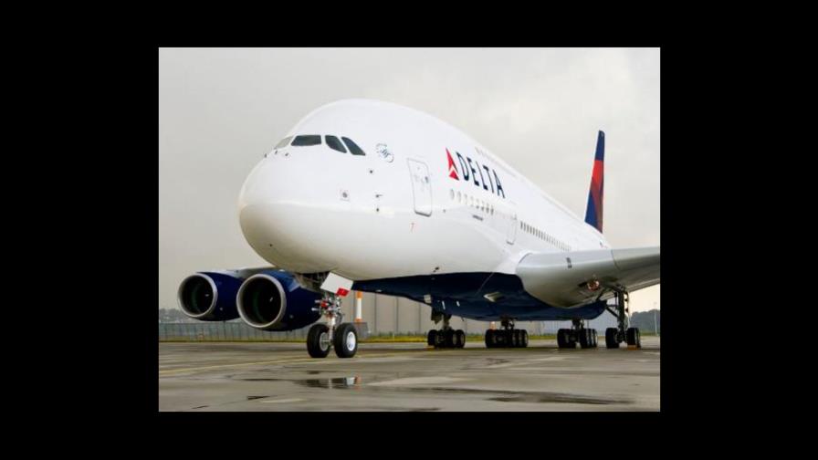 Delta continuará bloqueo de asientos de en medio hasta el 30 de septiembre Delta continuará bloqueo de asientos de en medio hasta el 30 de septiembre
