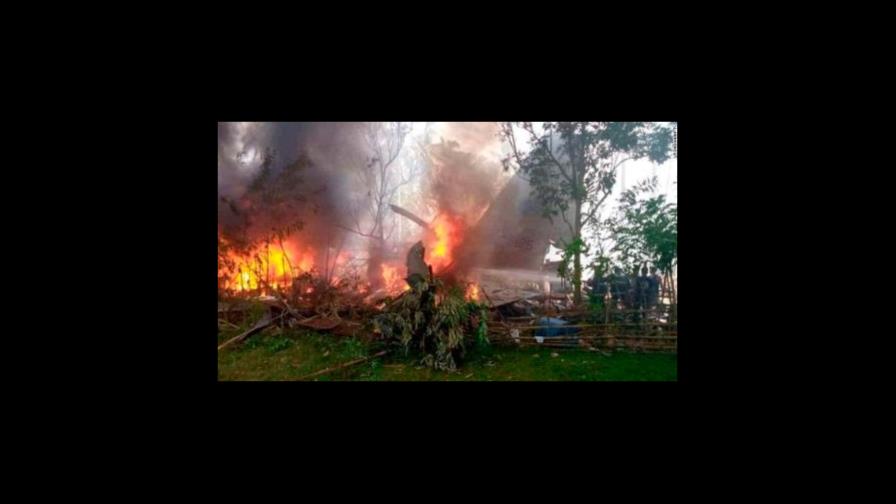 Aumentan a 50 los fallecidos en el accidente de un avión militar filipino