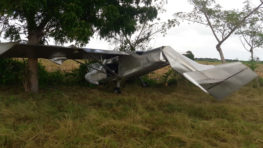 La avioneta accidentada en la comunidad Boca de Yuma, en la provinicia La Altagracia.