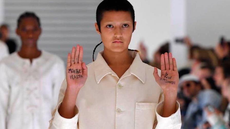 Protesta en la pasarela de Milán: “la salud mental no es moda”