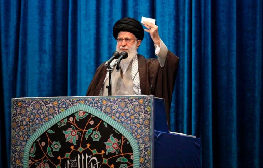 Jamenei pide unidad nacional y firmeza frente a los “enemigos” de Irán
