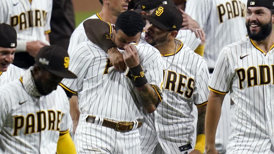 Padres blanquean a Cardenales y avanzan Padres blanquean a Cardenales y avanzan