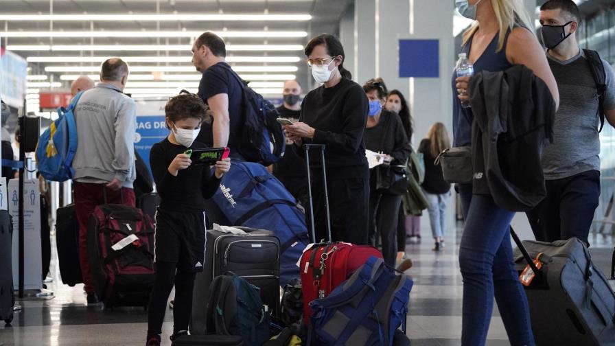 EEUU: Otro récord de vuelos en pandemia; crecen los retrasos