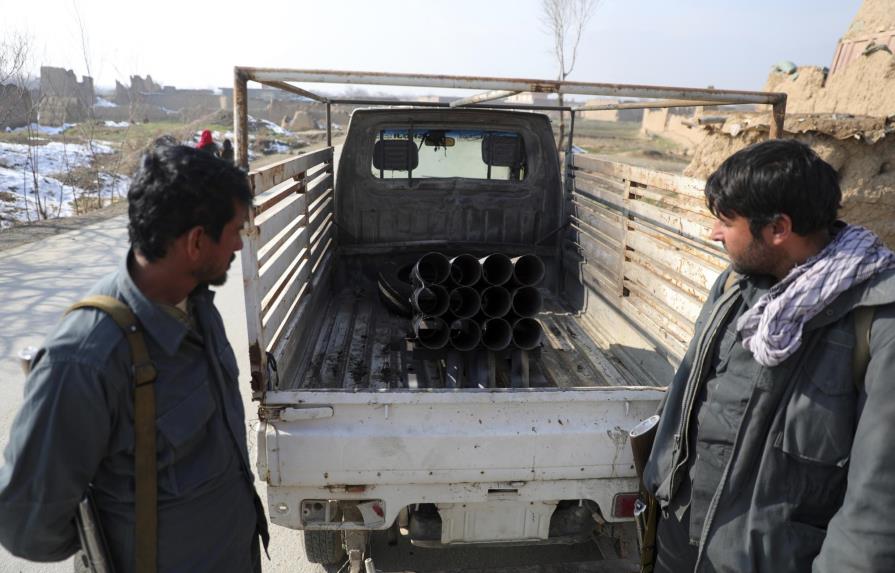 Lanzan cohetes a base militar de EEUU en Afganistán