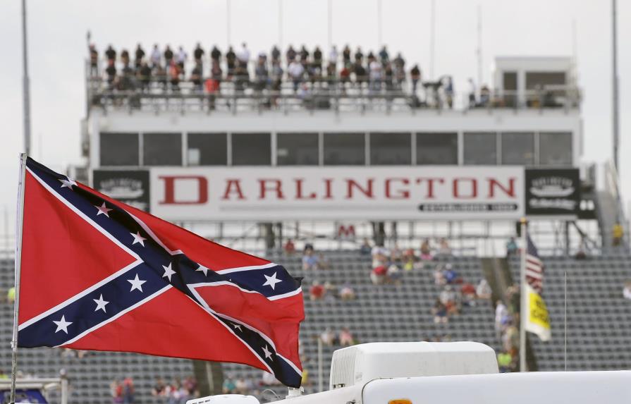 ¿La NASCAR prohibirá la bandera confederada?