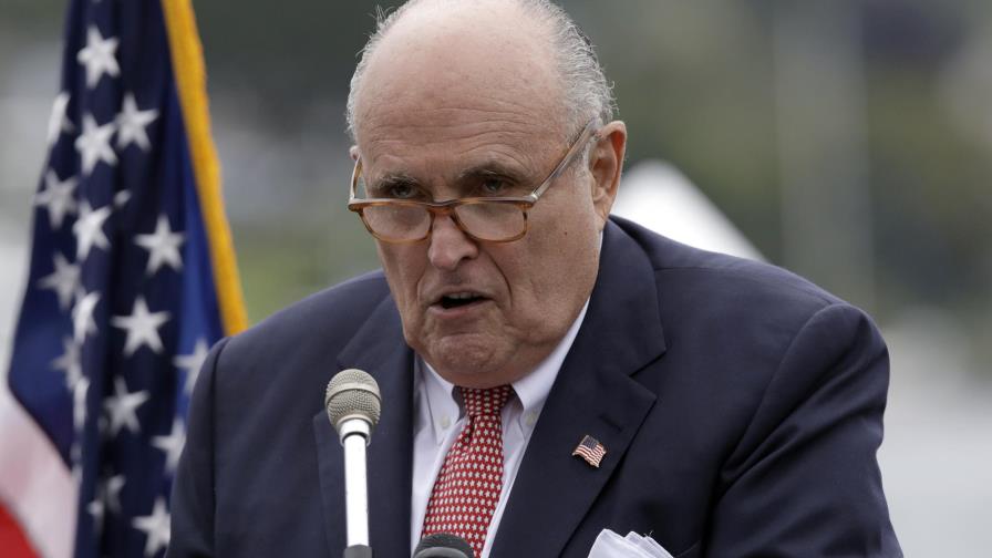 Pese a críticas, Giuliani continúa gestiones en Ucrania Pese a críticas, Giuliani continúa gestiones en Ucrania