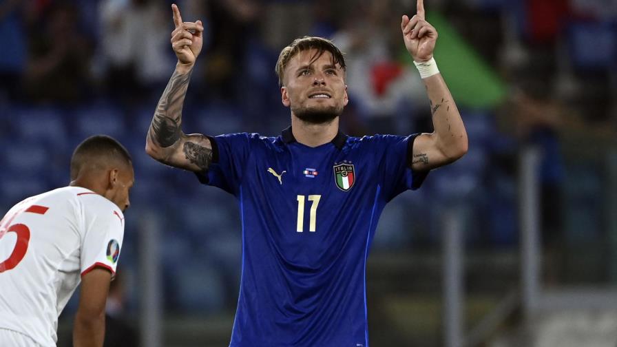 Italia sigue imparable y golea 3-0 a Suiza
