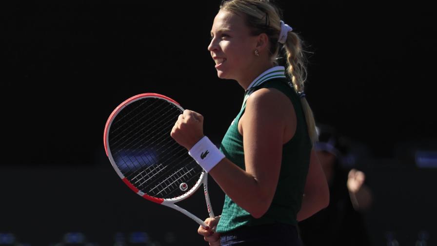 Muguruza y Kontaveit ganan en Finales de la WTA