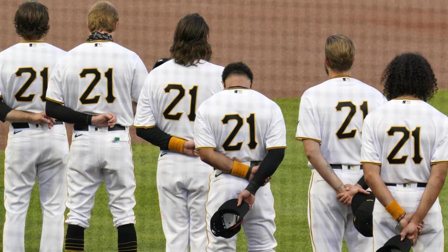 Piratas y Grandes Ligas honran a Roberto Clemente