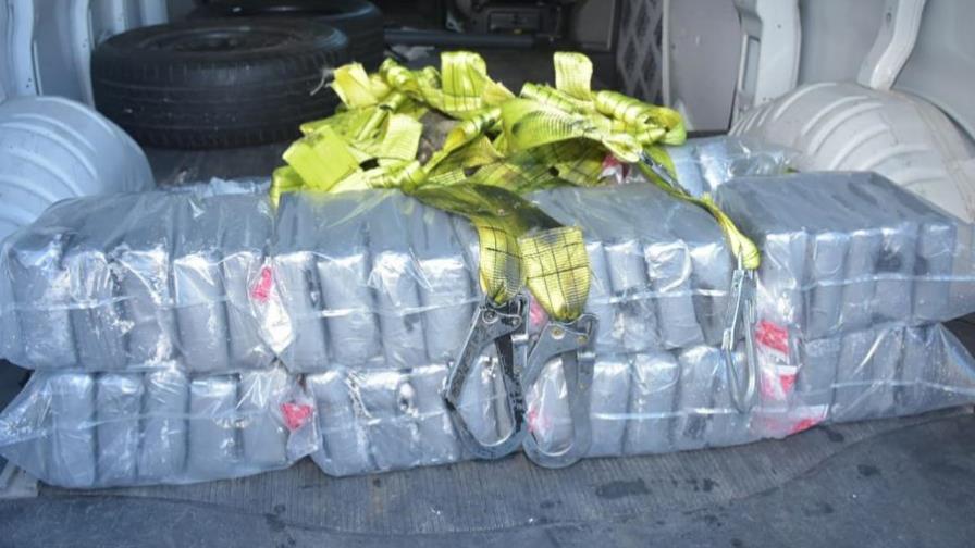 DNCD ocupa más de 55 kilos de cocaína escondidos debajo de barco en puerto de Haina DNCD ocupa más de 55 kilos de cocaína escondidos debajo de barco en puerto de Haina