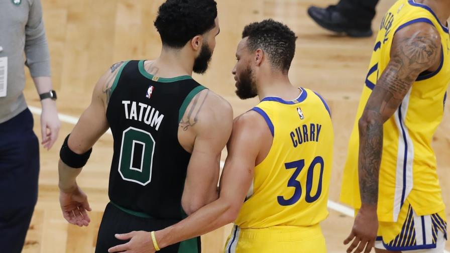 Tatum anota 44 y Celtics superan a Warriors
