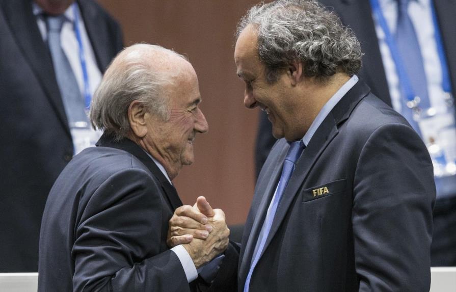 Blatter y Platini, imputados por fraude en Suiza