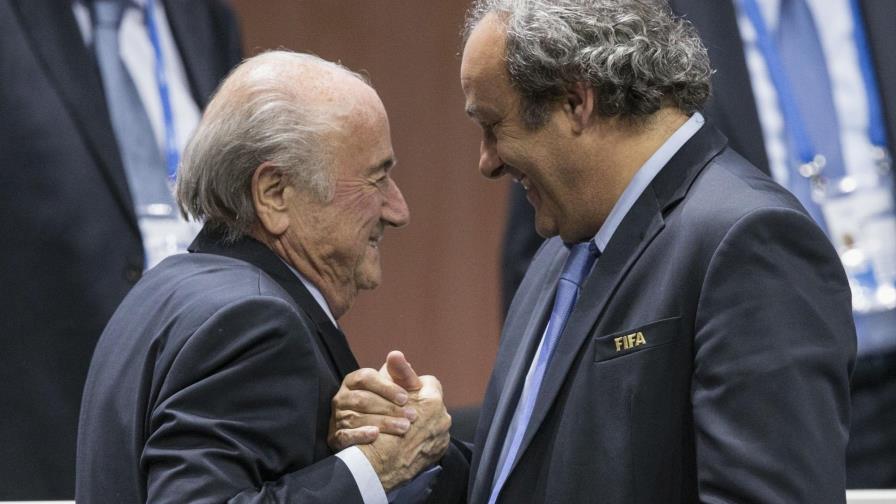 Blatter y Platini, imputados por fraude en Suiza