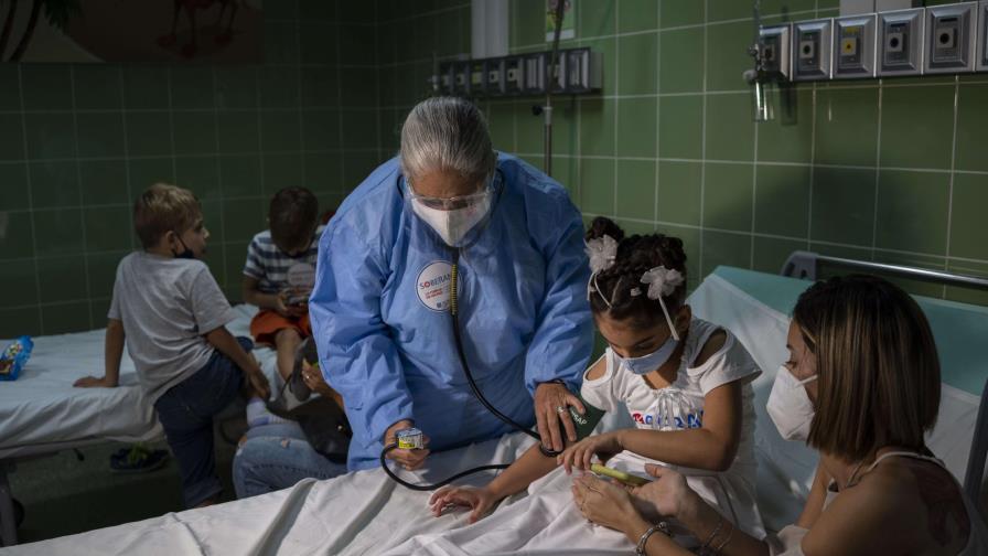 Cuba inmunizará con vacuna china en conjunto con una propia