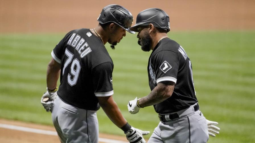 Abreu, Moncada jonronean y Medias Blancas ganan a Cerveceros Abreu, Moncada jonronean y Medias Blancas ganan a Cerveceros