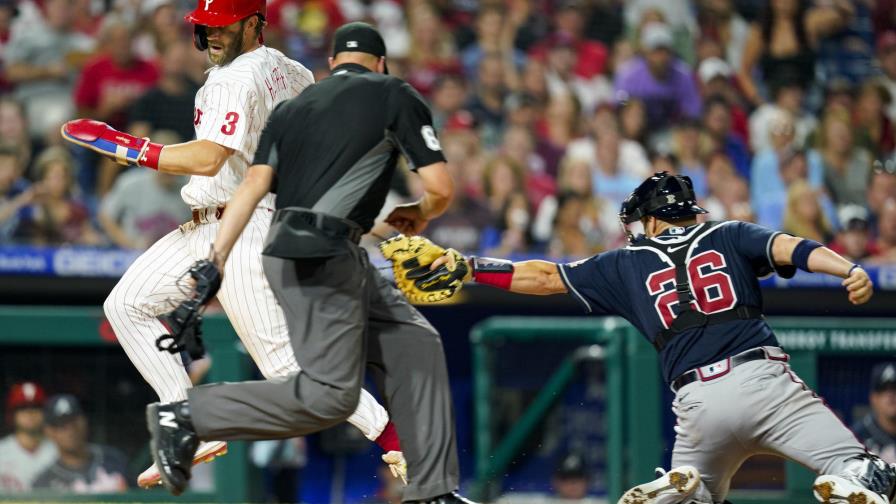 Harper se roba home en triunfo de Filis ante Bravos