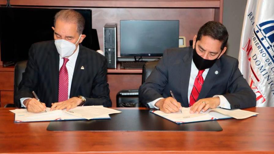 Mescyt otorgará becas en universidades de EEUU a dominicanos residentes en NY, NJ, Pensilvania y Connecticut Mescyt otorgará becas en universidades de EEUU a dominicanos residentes en NY, NJ, Pensilvania y Connecticut