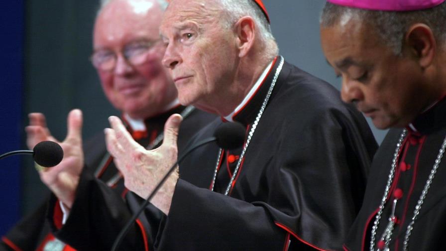 Vaticano culpa a prelados por ascenso de McCarrick