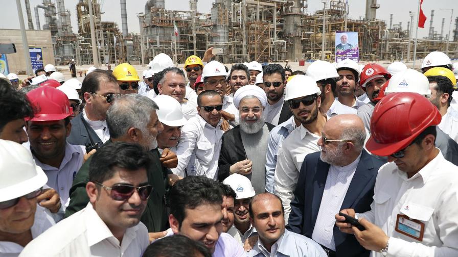 Irán envía cinco buques con gasolina a Venezuela