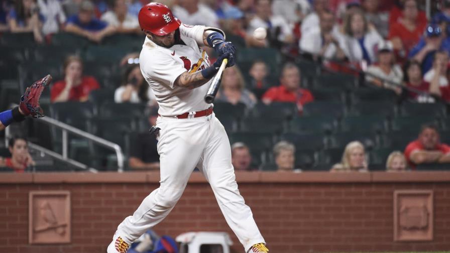 Molina impulsa a Cardenales ante Cachorros con hit en décimo