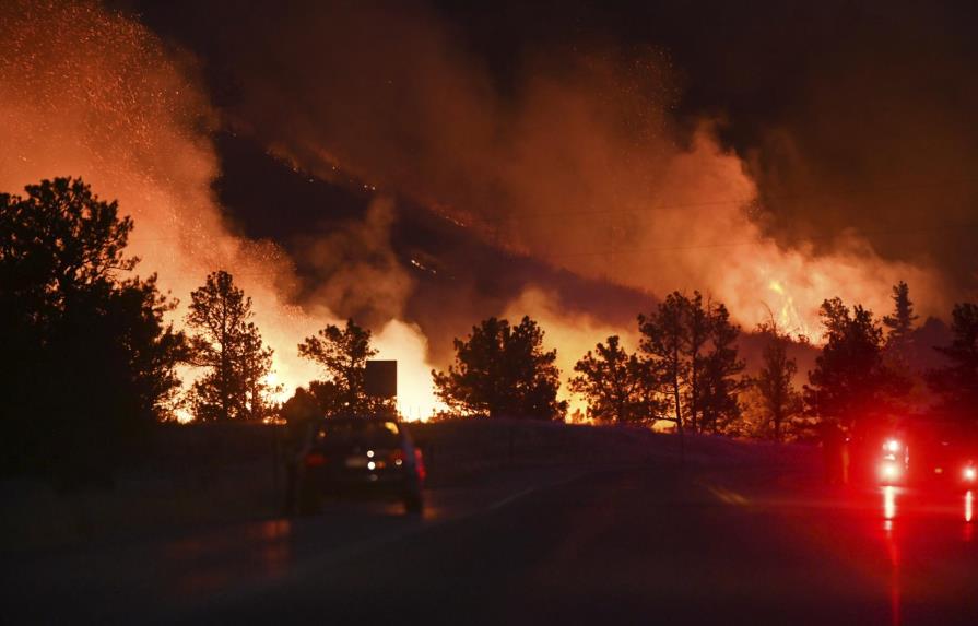 Incendio en montañas de Colorado llega a extensión histórica