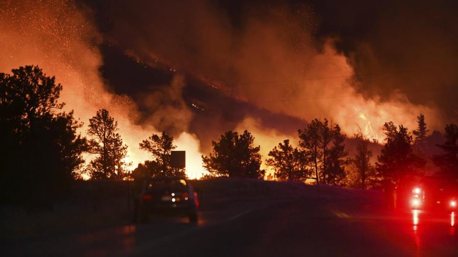 Incendio en montañas de Colorado llega a extensión histórica