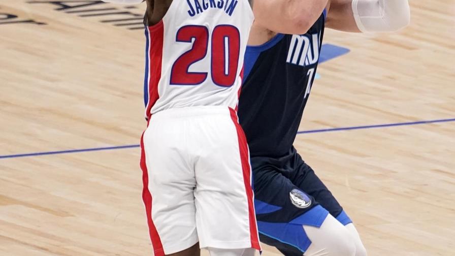 Mavs cortan racha de 4 derrotas en casa; vencen a Pistons