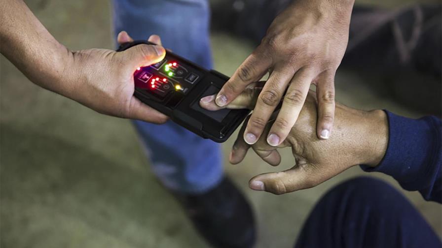 Informe: App de huellas es clave en deportaciones de EEUU
