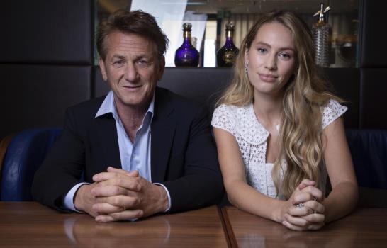 Sean Penn, con su hija Dylan, dirige de nuevo en Flag Day