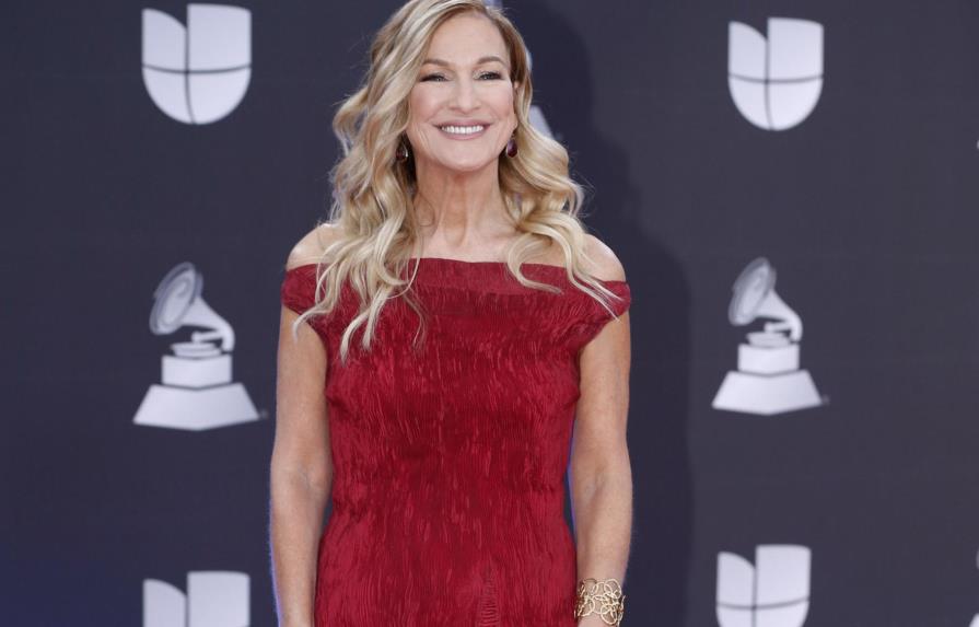 Presidenta de Grammy dice fue destituida tras reportar acoso