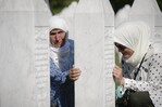 Bosnios conmemoran 25 aniversario de masacre de Srebrenica