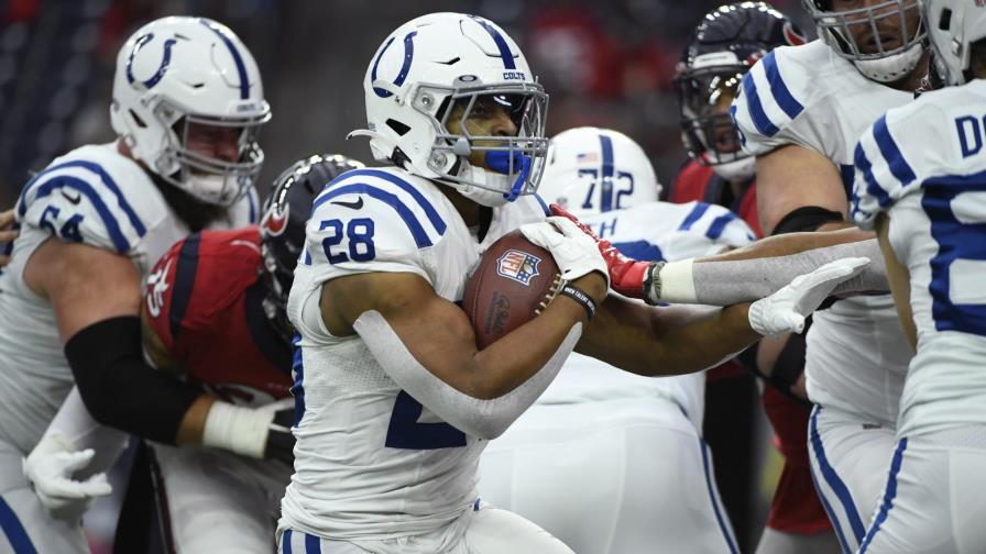 Colts apalean 31-0 a Texans con gran día de Taylor