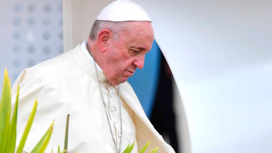 Papa acepta renuncia de arzobispo de París tras conocerse relación con mujer