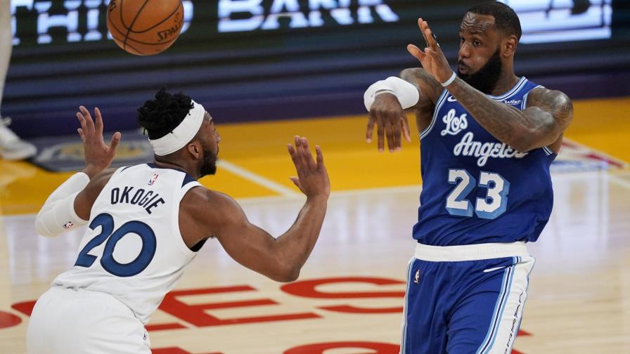 LeBron firma 99no triple-doble y Lakers arrollan a Wolves