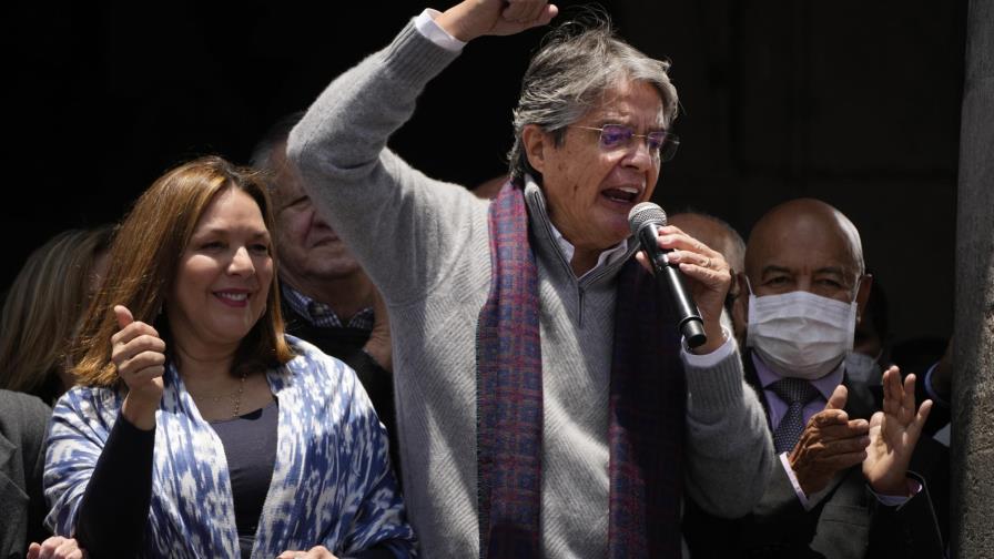 Fiscalía inicia indagación previa a presidente ecuatoriano