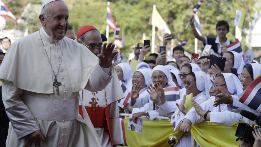 Papa atiende a jerarquía eclesiástica tailandesa y a jóvenes