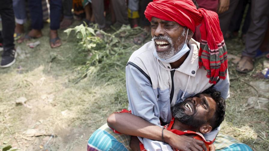 Al menos 25 muertos en un naufragio en Bangladesh