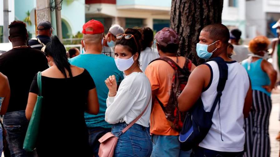 Cuba registra un récord de 98 fallecimientos por COVID-19 en un día