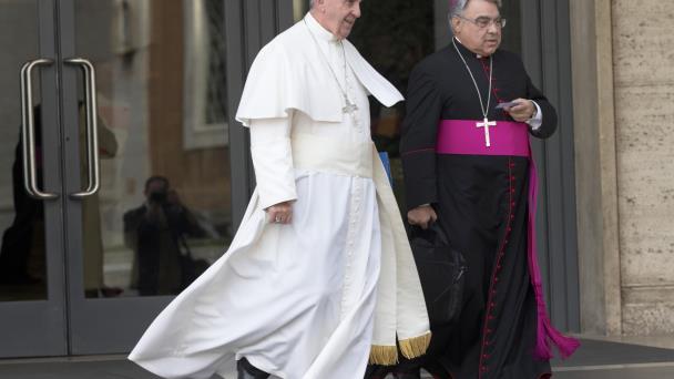 Papa nombra sustituto de prefecto de la oficina de canonización envuelto en corrupción
