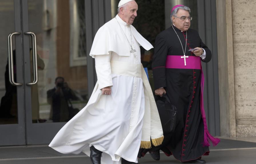 Papa nombra sustituto de prefecto de la oficina de canonización envuelto en corrupción 