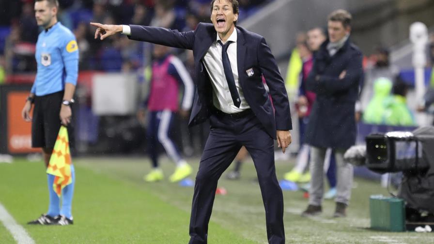 Lyon cede más puntos, rivales del PSG se rezagan