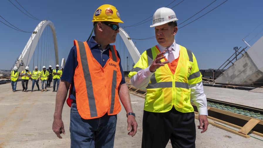 El equipo de Biden recorre EEUU para promocionar su proyecto