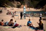 Un monolito similar al de Utah acaba derribado sobre una playa en España Un monolito similar al de Utah acaba derribado sobre una playa en España